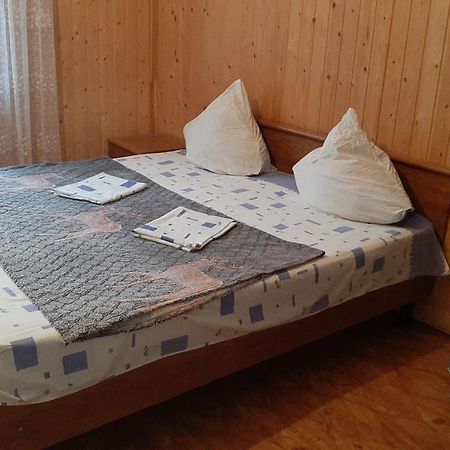Zolotaya Buhta 10 Hotel Pitsoenda Buitenkant foto