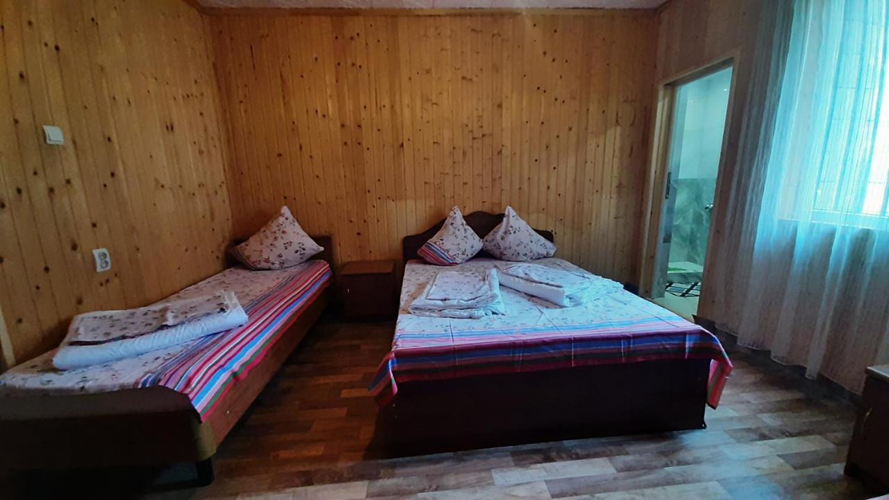 Zolotaya Buhta 10 Hotel Pitsoenda Buitenkant foto