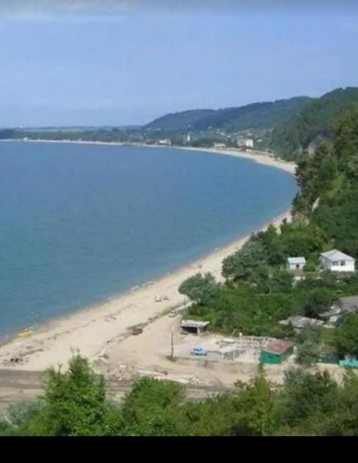 Zolotaya Buhta 10 Hotel Pitsoenda Buitenkant foto