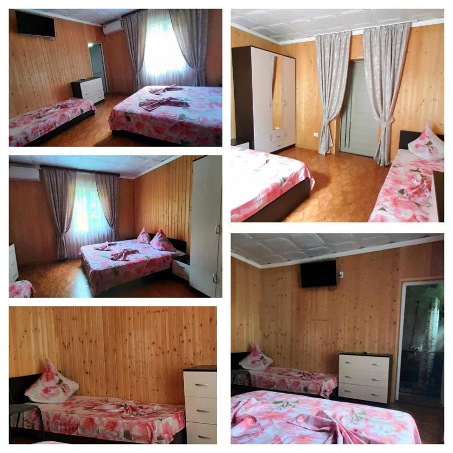 Zolotaya Buhta 10 Hotel Pitsoenda Buitenkant foto